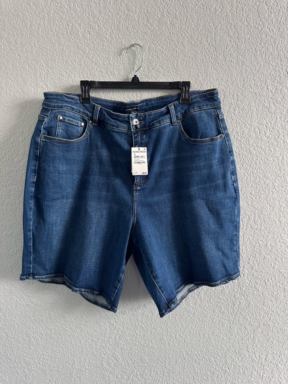 Universal Standard Lou Denim Shorts Union City Blue Size 18 NWT Stretch Plus - Picture 2 of 11